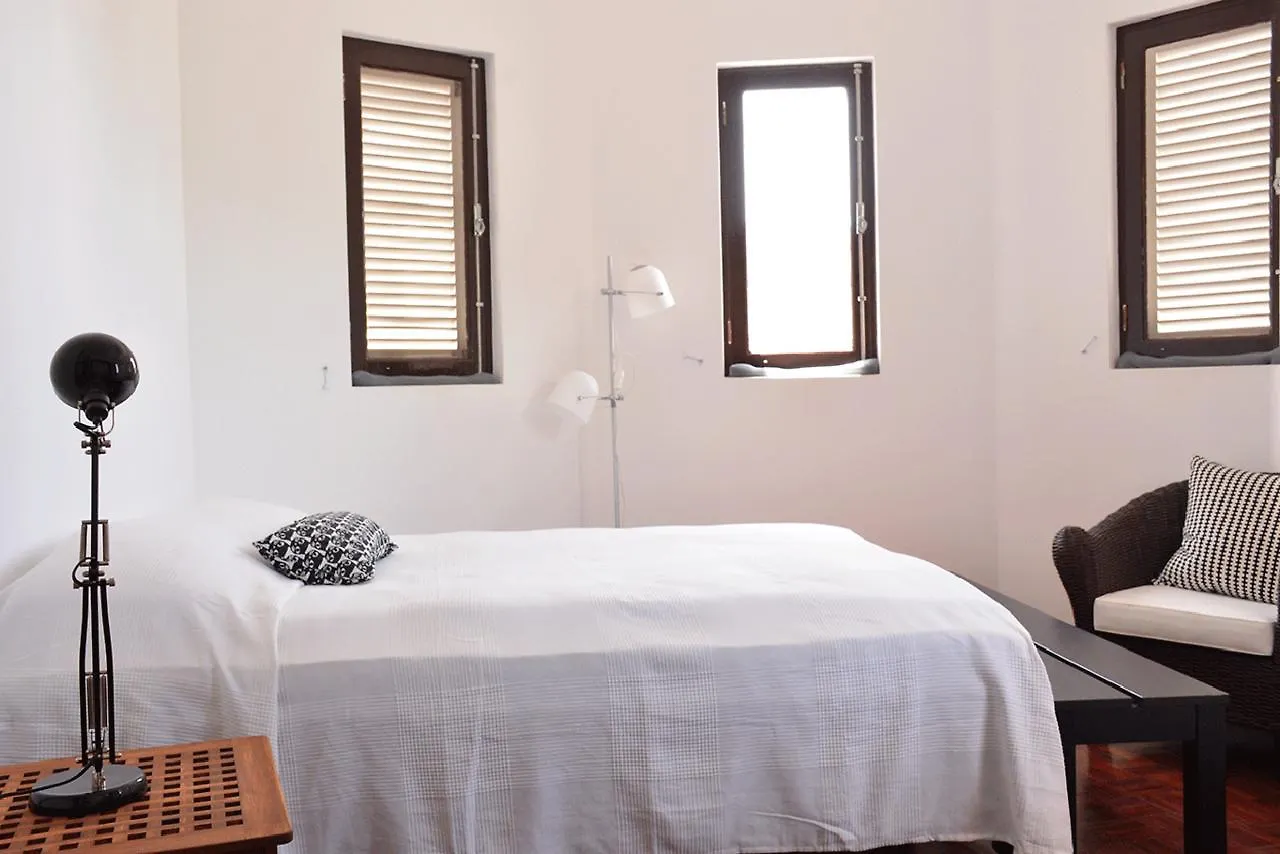 ** Alojamento de Acomodação e Pequeno-almoço Vila Mira Mar Mindelo Cabo Verde