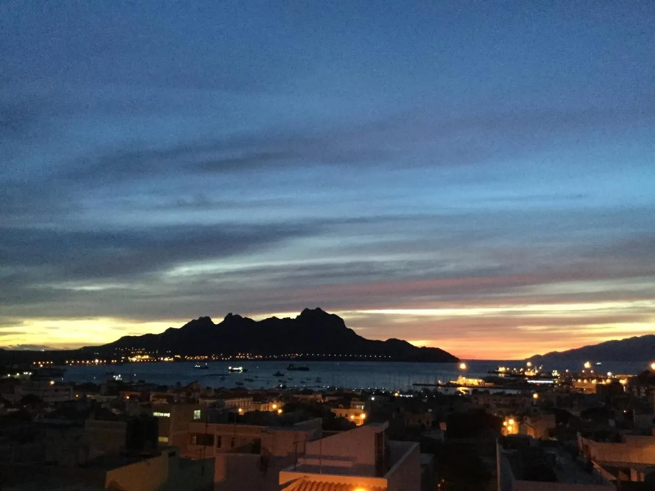 Vila Mira Mar Mindelo 2*,